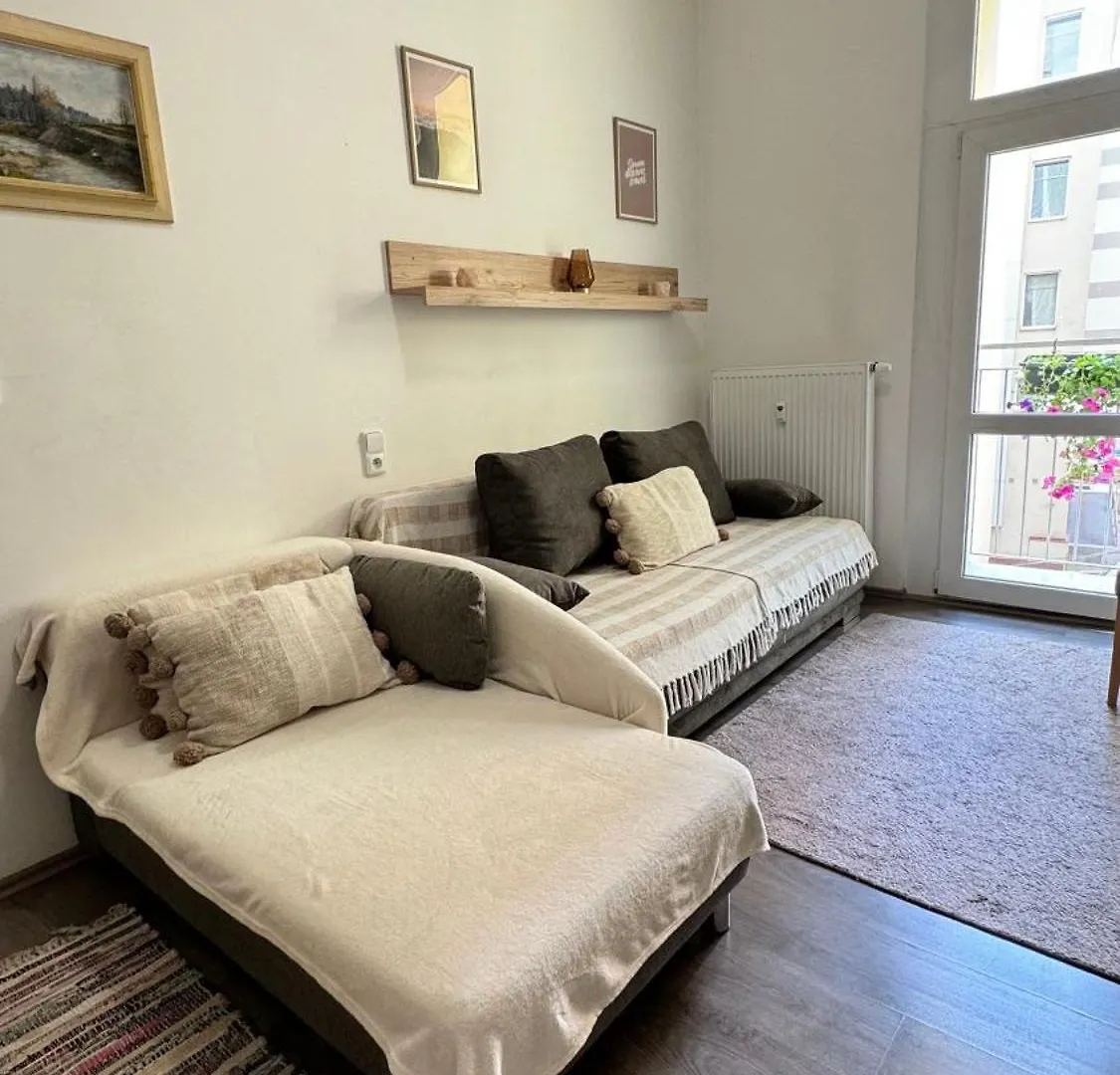 Comfort Place Brno, Bratislavska contacts